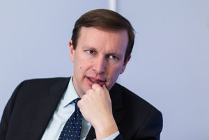 Christopher Murphy, americký demokratický senátor za štát Connecticut, pôsobí v Kongrese od roku 2013. Vo výbore pre zahraničné vzťahy hovoril o presadzovaní ľudských práv vo svete, angažuje sa aj v témach zamestnanosti. Na Slovensko prišiel v rámci konferencie GLOBSEC.