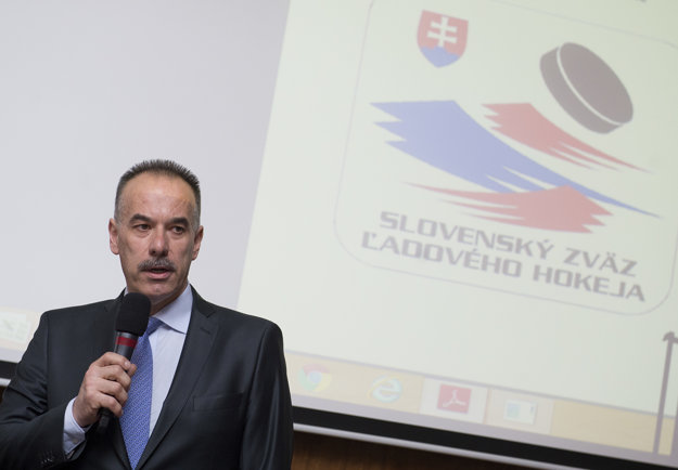 Prezident SZĽH Igor Nemeček počas zasadnutia Rady Slovenského zväzu ľadového hokeja.