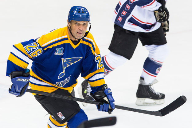 Peter Šťastný hrával v NHL za St. Louis Blues, Quebeku Nordiques a New Jersey Devils.