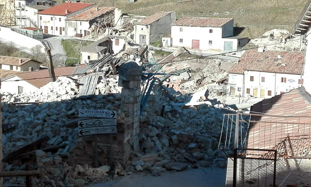 Sutiny viacerých domov.