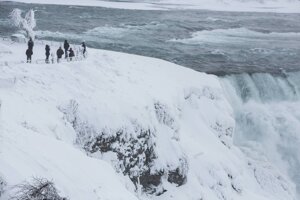 Zamrznuté Niagarské vodopády.