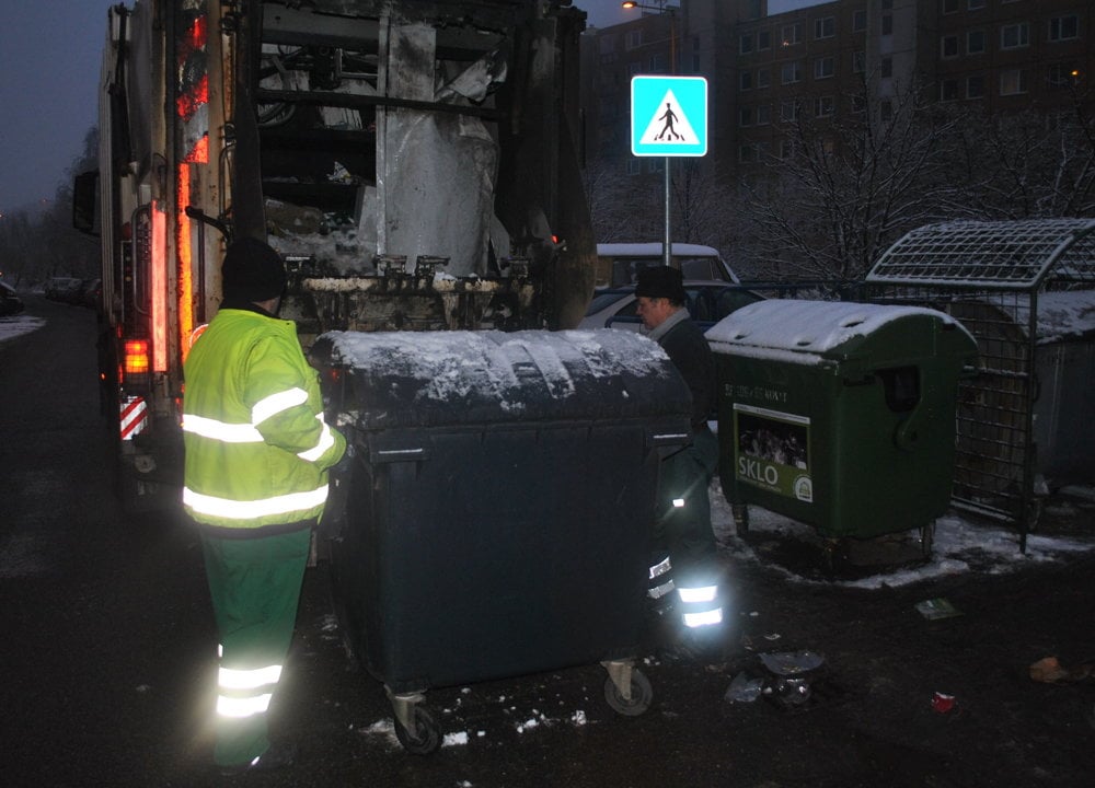 Kontajnery dnes boli plné na prasknutie.