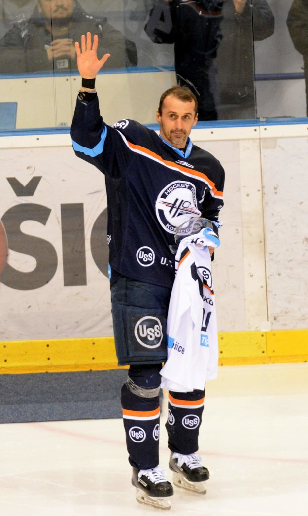 Peter Bartoš.