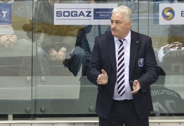 Tréner Slovana Miloš Říha počas posledného zápasu sezóny proti Medveščaku Záhreb.