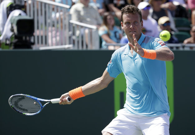 Tomáš Berdych takisto postúpil do osemfinále v Miami.