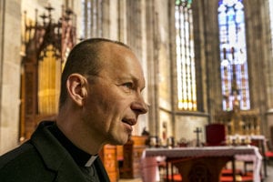 Na snímke bratislavský pomocný biskup Jozef Haľko.