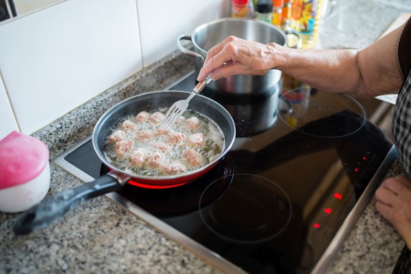 Slováci čoraz viac recyklujú použitý kuchynský olej