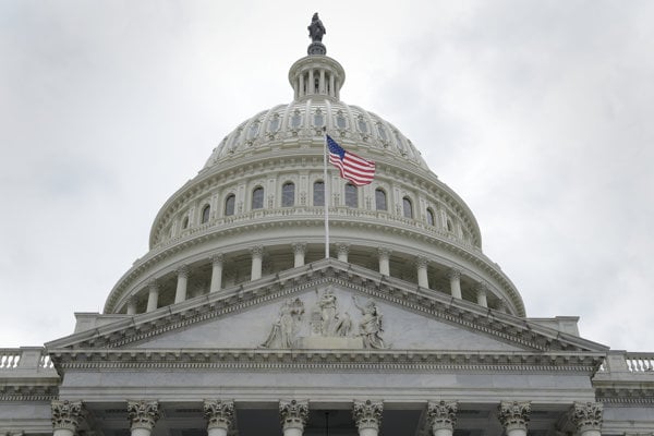 Mimoriadne doplňovacie voľby v Mississippi rozhodli o obsadení senátneho kresla, ktoré sa uvoľnilo po aprílovom odstúpení dlhoročného republikánskeho senátora Thada Cochrana. 