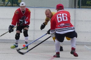 Skalická hokejbalová liga, semifinále Indiáni - Legendy