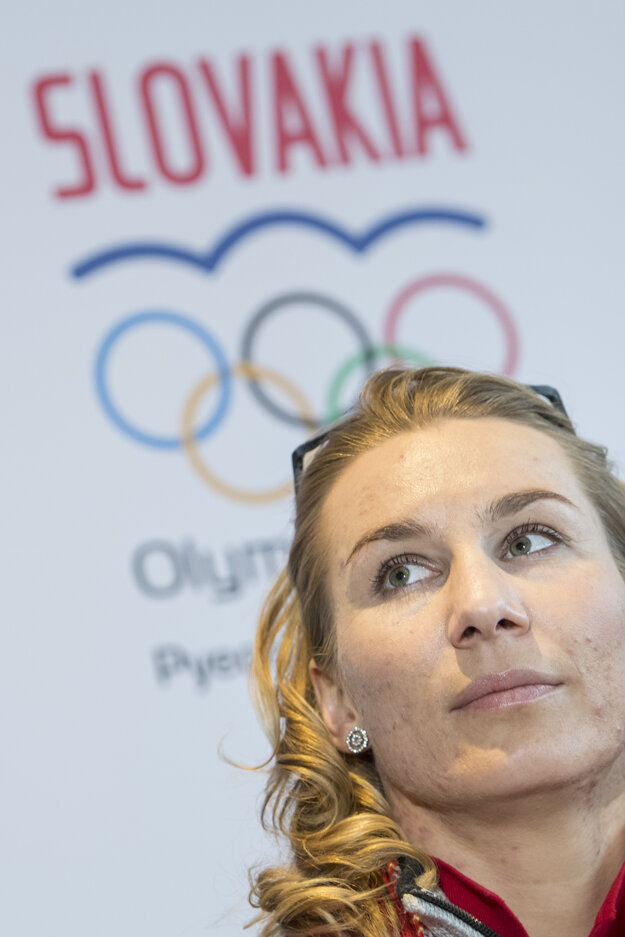 Anastasia Kuzminová na tlačovej konferencii.
