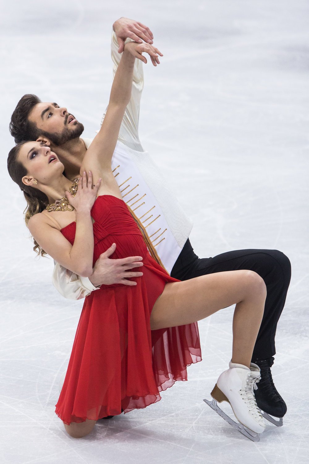 Francúzsky pár Gabriella Papadakisová a Guillaume Cizeron počas voľnej jazdy súťaže tanečných párov.