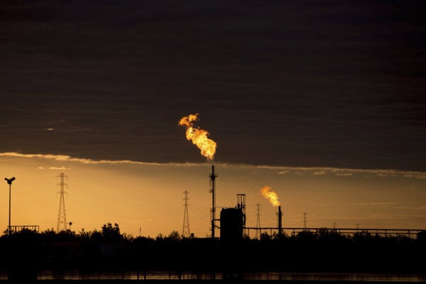 Ropa výrazne zdražuje, OPEC zvýšil produkciu o milión barelov denne