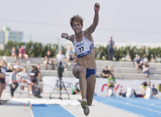 Trojskokanka Dana Velďáková triumfovala výkonom 14,03 m.