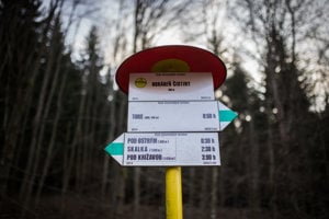 Na mieste kde má Slota haciendu bola v minulom desaťročí drevená horáreň. Patrila Lesom SR.