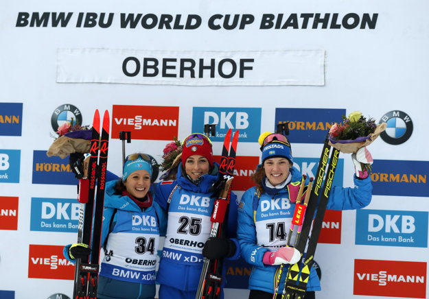 Zľava Anais Chevalierová (2. miesto), Lisa Vittozziová (1. miesto) a Hanna Öbergová (3. miesto).