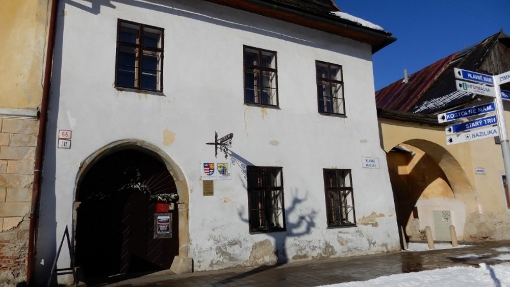 Datovania vlastné stred muža