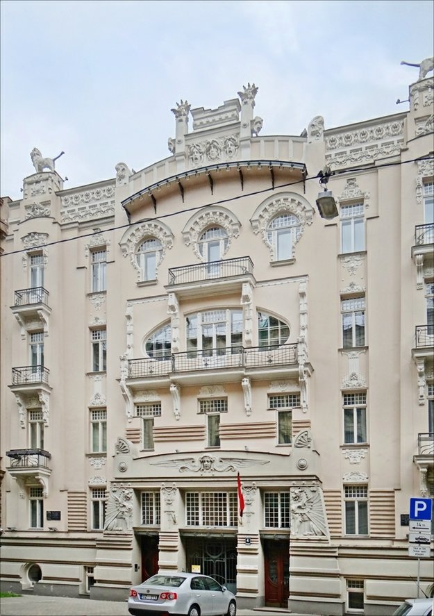 Typický príklad secesnej architektúry v Rige.