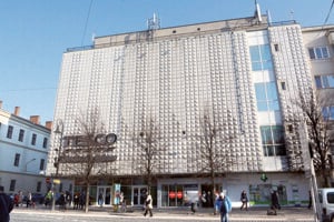 Pred rokom skončilo "malé Tesco". Budova aktuálne mení majiteľa.