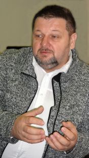 dm_r981.jpg