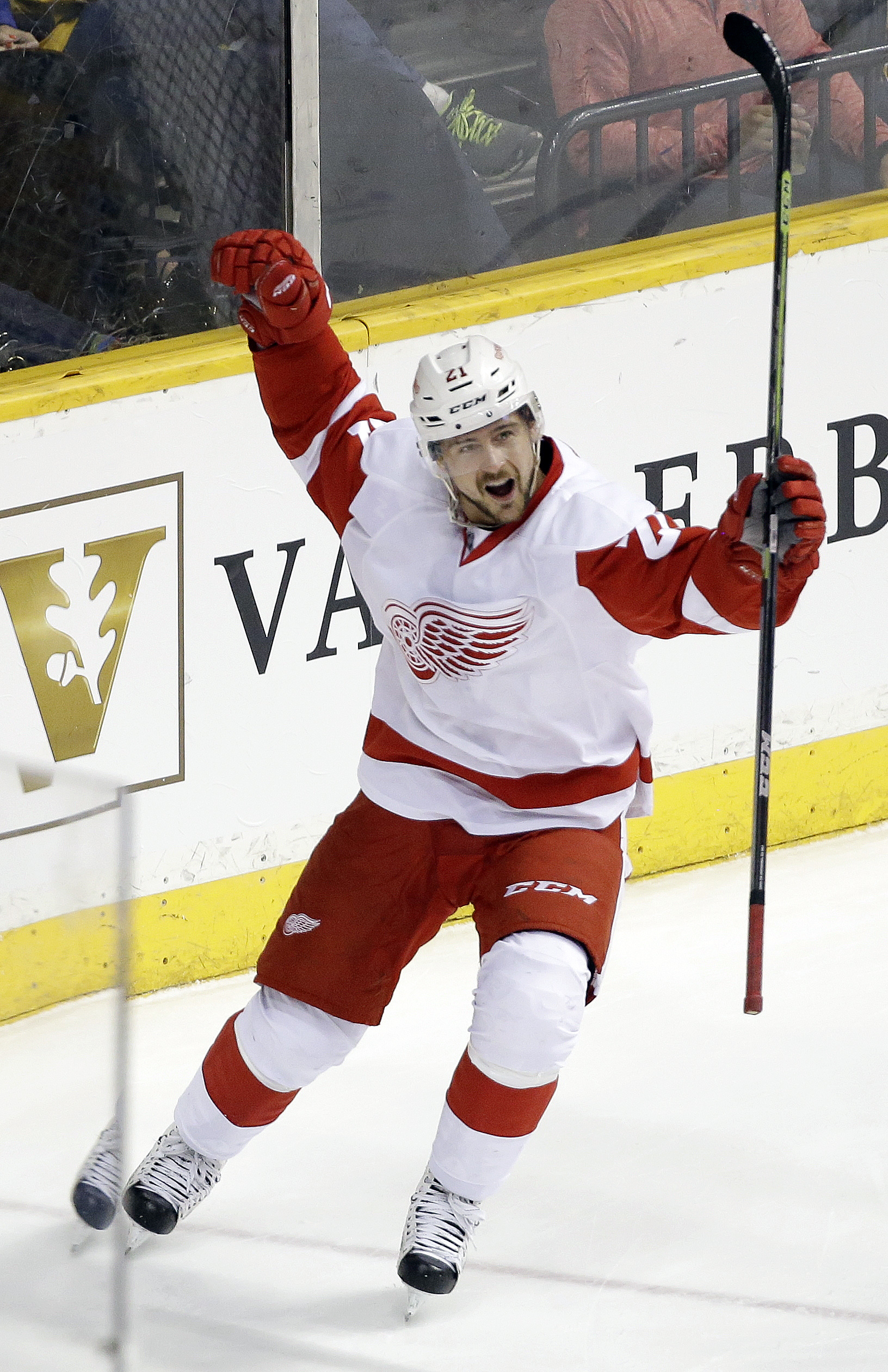 red_wings_predators_hockey596544229406_r8947.jpg red_wings_predators_hockey596544229406_r8947.jpg