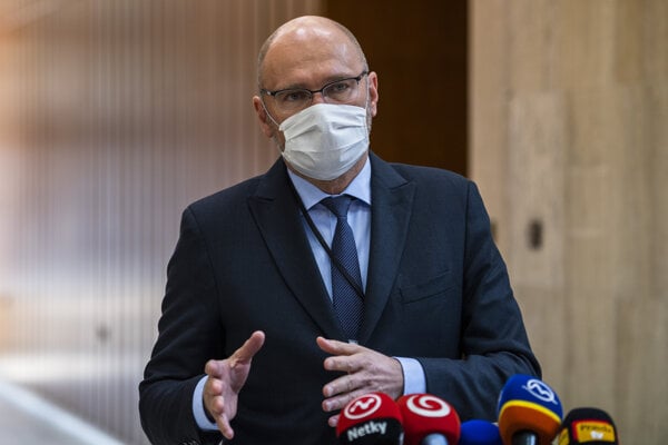 Sulík chce otvoriť ďalšie typy predajní najneskôr po Veľkej noci