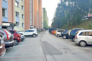 Nájsť na Brehoch večer miesto na parkpvanie je takmer nemožné.