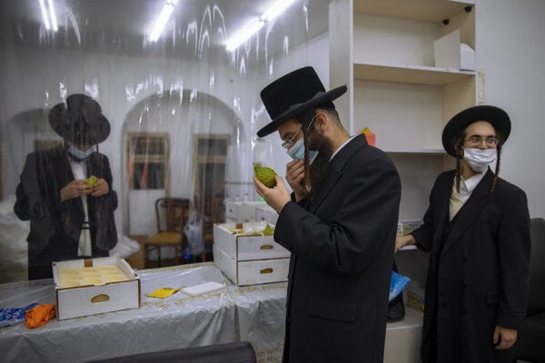 Viac ako štvrtina testovaných ultraortodoxných Izraelčanov sa nakazila