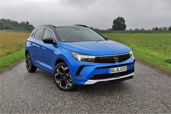 Opel Grandland po facelifte: Štýlovejší, ale za výkon si riadne priplatíte