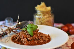 Kubánske dusené hovädzie picadillo.