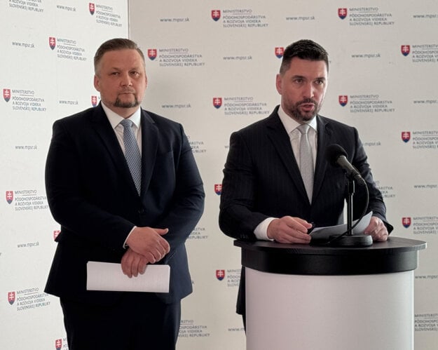 Minister Takáč a šéf PPA Čepko. (zdroj: Ministerstvo pôdohospodárstva)