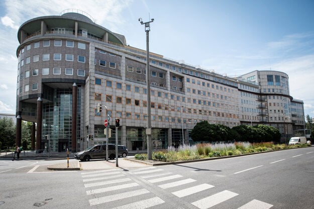 Bývalá budova Allianzu je od roku 2022 vo vlastníctve USA. (zdroj: SME - Jozef Jakubčo)