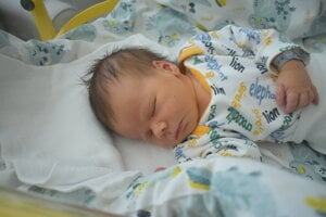 Teo Chovanec (3910g, 52cm) sa narodil 17. júna Veronike a Michalovi z Piešťan.