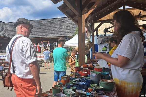Udalosťou týždňa na dolnej Orave je jarmok vo Veličnej spojený s folklórnymi slávnosťami. 