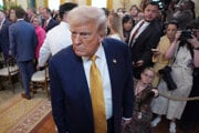 Trump ostro skritizoval svojich vlastných podporovateľov a „hlúpych“ republikánov.