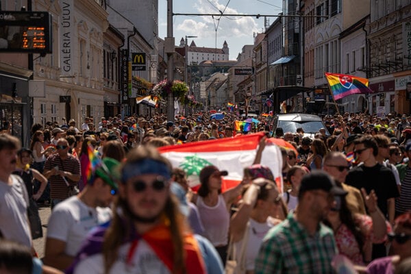 Dúhového Pridu sa zúčastnili tisíce ľudí.