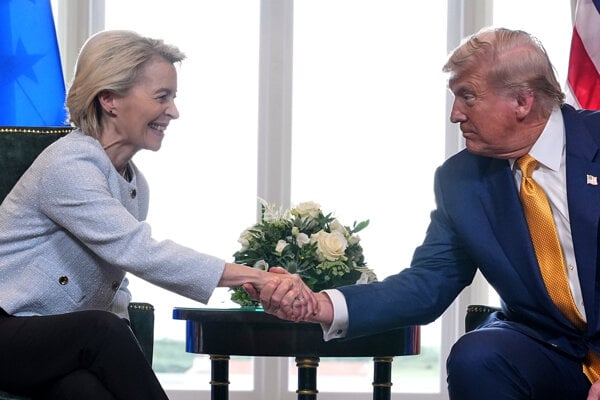 Šéfka Európskej komisie Ursula von der Leyenová a americký prezident Donald Trump.