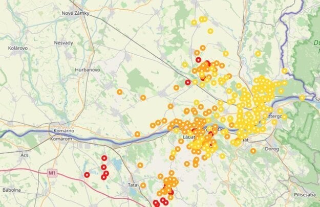 Blesková aktivita v okrese Nové Zámky v sobotu okolo 15:45. (zdroj: imeteo)