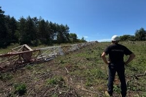 Odpal stožiarov mali pod palcom odborníci zo spoločnosti Detonics S. A.