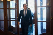 Minister práce, sociálnych vecí a rodiny Erik Tomáš.