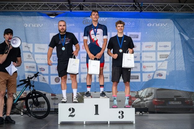 Samuel Machaj (vpravo) skončil v kategórii do 18 rokov na treťom mieste, mohol aj vyhrať. (zdroj: archív podujatia)
