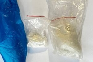Vo Fiľakove a Radzovciach prebehla policajná akcia, zameraná na odhaľovanie drogovej činnosti. 