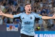 Róbert Mak (Slovan) sa teší z úvodného gólu počas odvetného zápasu 3. predkola Ligy majstrov vo futbale ŠK Slovan Bratislava – Kajrat Almaty.