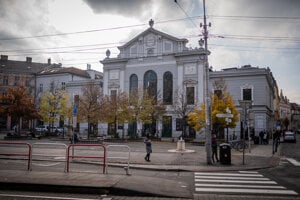 Námestie Nežnej revolúcie v Bratislave