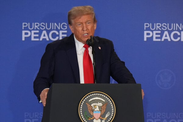 Americký prezident Donald Trump na tlačovej konferencii po samite s Vladimirom Putinom.