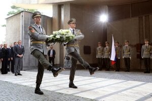 Čestná stráž Ozbrojených síl SR na oslavách 81. výročia Slovenského národného povstania. 
