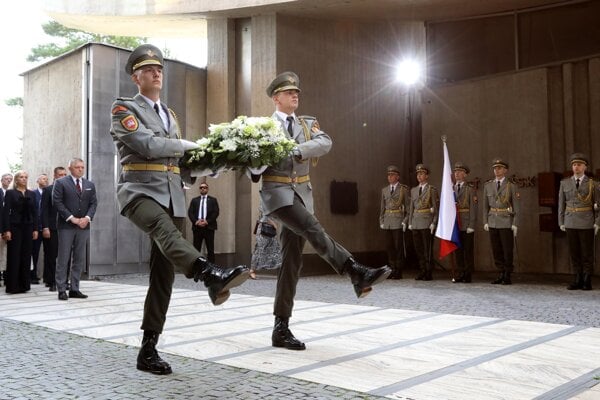 Čestná stráž Ozbrojených síl SR na oslavách 81. výročia Slovenského národného povstania. 