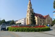 Zvolenská fontána sa zmenila na kvetinový záhon pred viac ako rokom. 