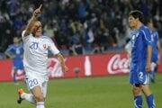 Radosť slovenského futbalistu Kamila Kopúneka (vľavo).