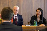 Poslanec Ján Ferenčák (vľavo) na zasadnutí výboru pre európske záležitosti. Ilustračná fotografia.