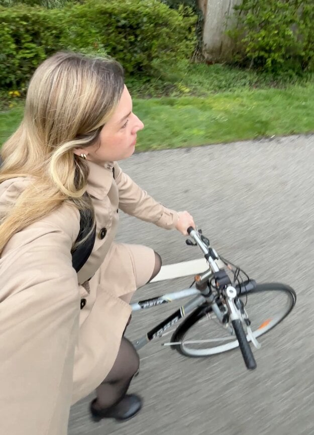 Do práce sa, samozrejme, chodí na bicykli. (zdroj: archív respondentky)